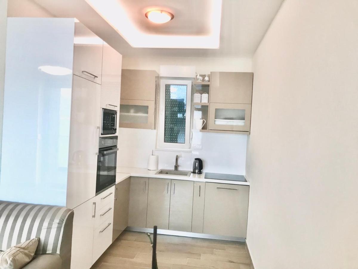 Lux Apartments Krasići Dış mekan fotoğraf